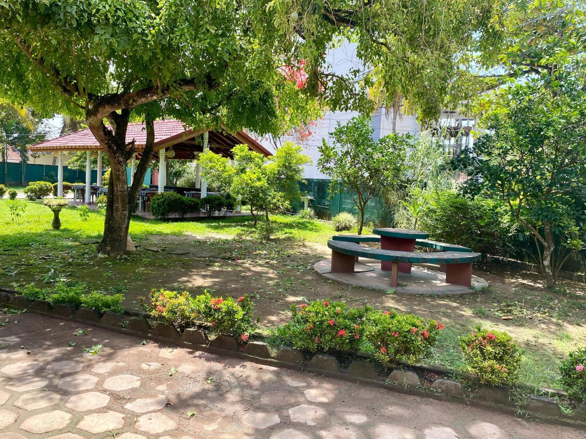 Hotel Tk Green Garden 마타라 외부 사진